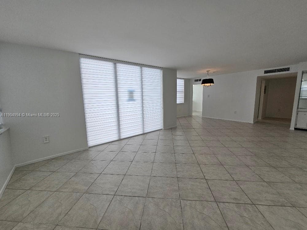 18041 Biscayne Blvd # 204, Aventura FL 33160 — 10