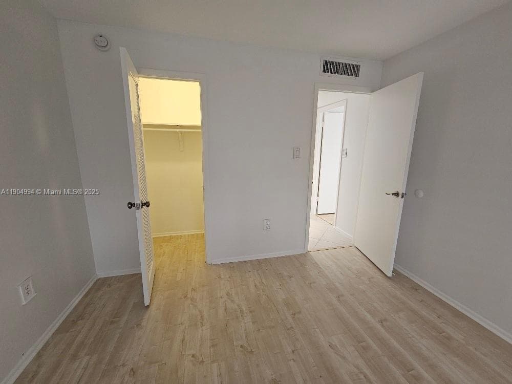 18041 Biscayne Blvd # 204, Aventura FL 33160 — 18