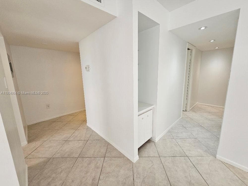 18041 Biscayne Blvd # 204, Aventura FL 33160 — 11