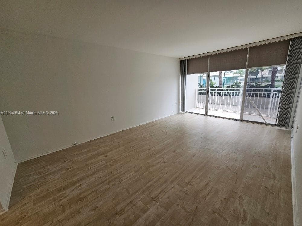 18041 Biscayne Blvd # 204, Aventura FL 33160 — 19