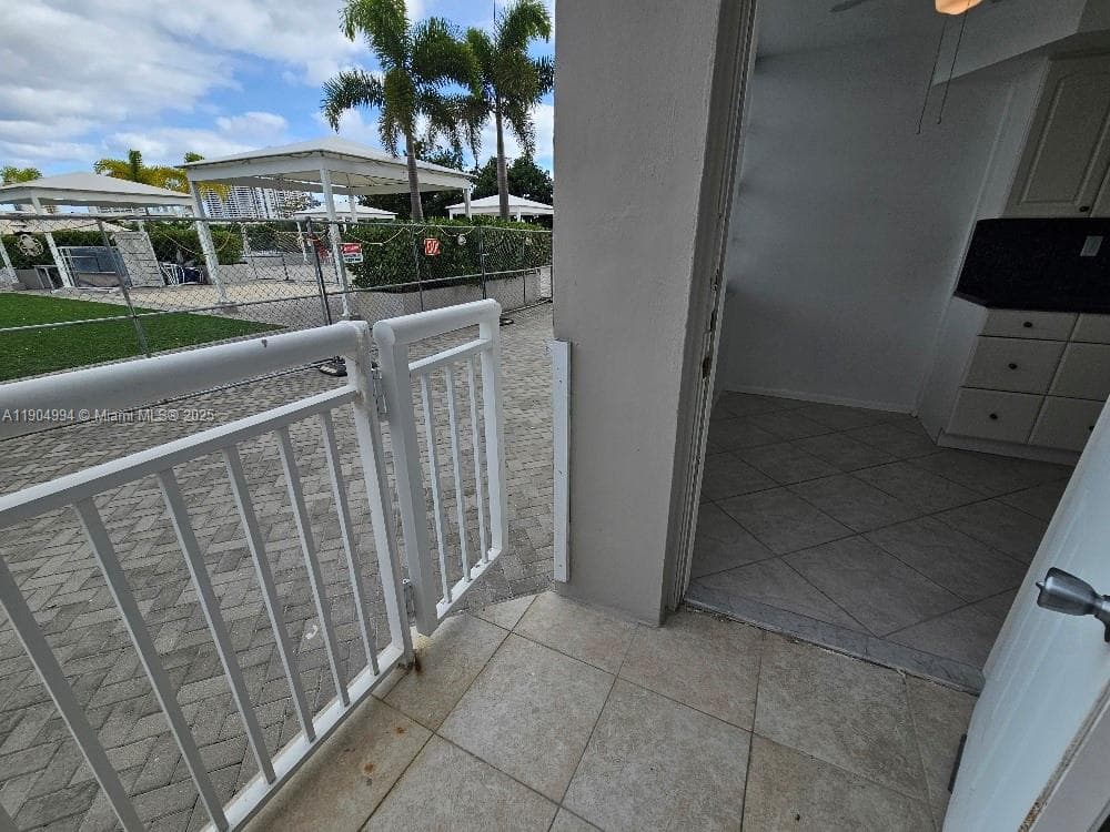18041 Biscayne Blvd # 204, Aventura FL 33160 — 29