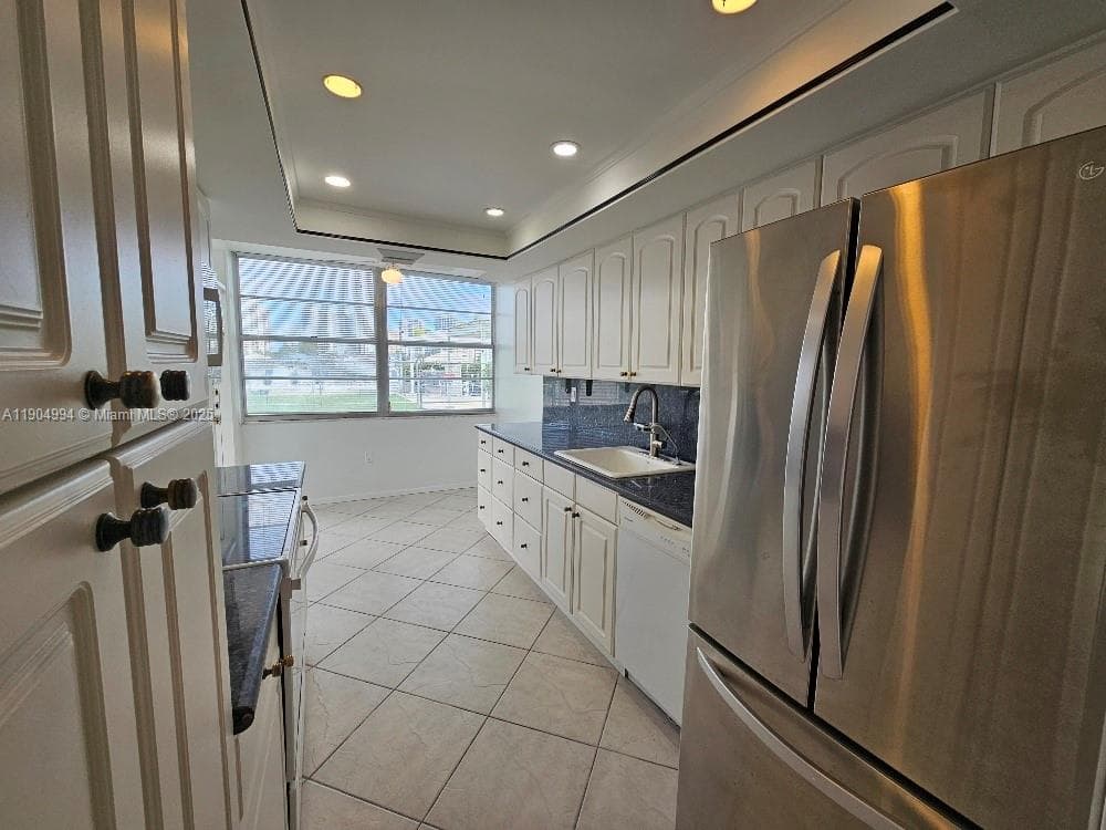 18041 Biscayne Blvd # 204, Aventura FL 33160 — 4