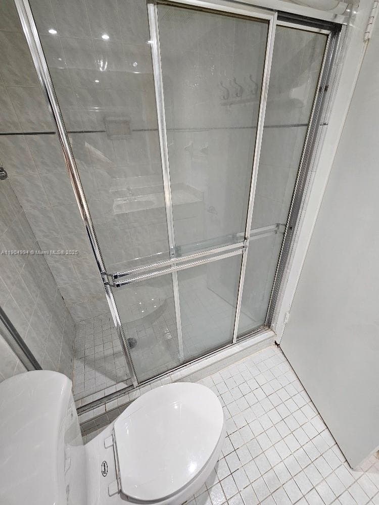 18041 Biscayne Blvd # 204, Aventura FL 33160 — 25
