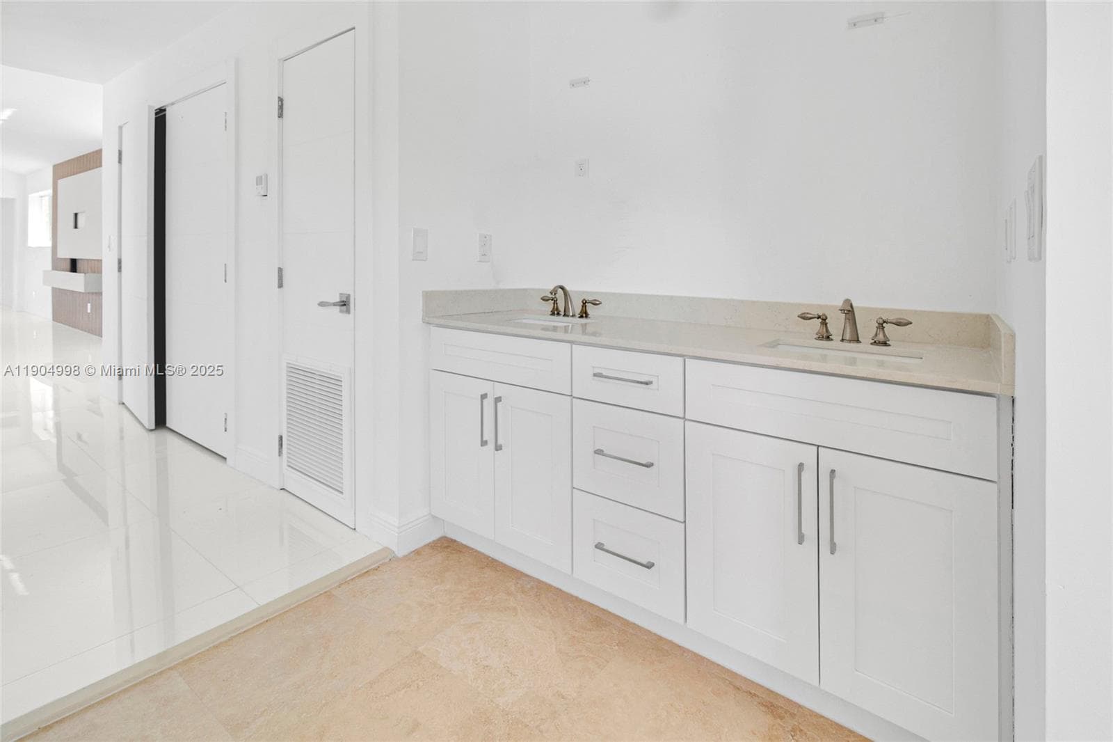 425 SW 129th Ave, Miami FL 33184 — 17