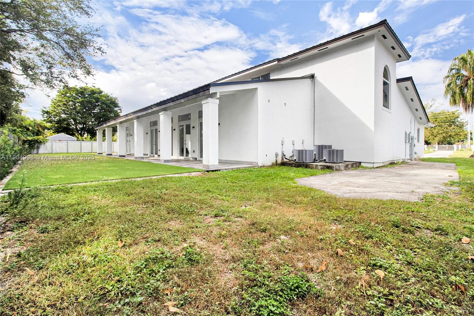 425 SW 129th Ave, Miami FL 33184 — 24