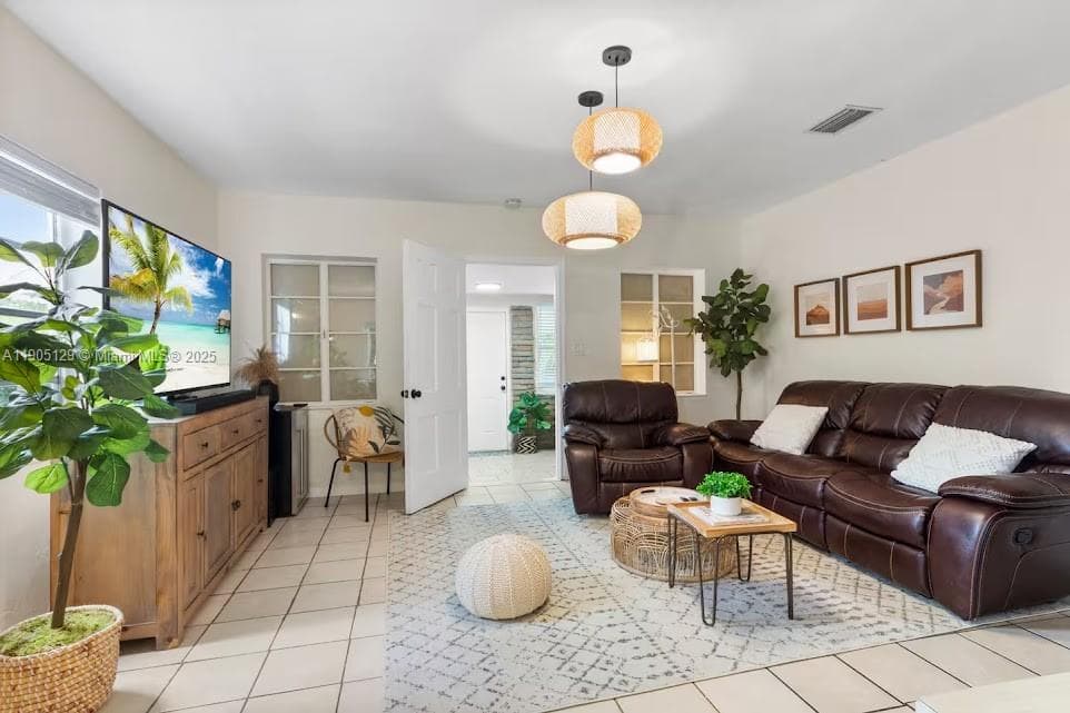 402 NW 102nd St, Miami FL 33150 — 13