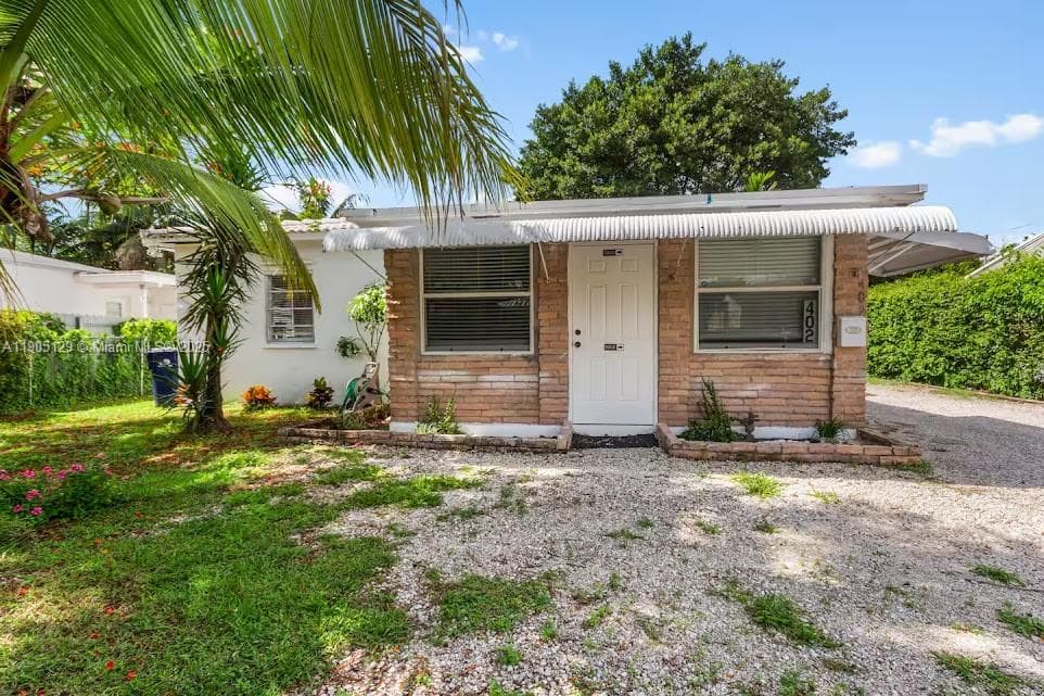 402 NW 102nd St, Miami FL 33150 — 26