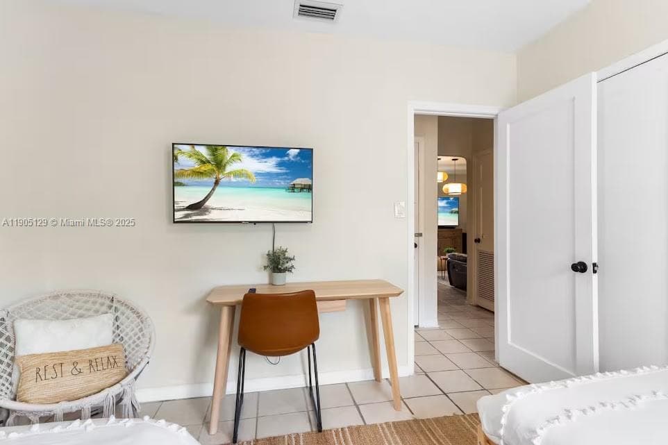 402 NW 102nd St, Miami FL 33150 — 22