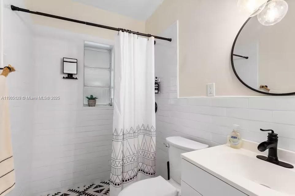 402 NW 102nd St, Miami FL 33150 — 24