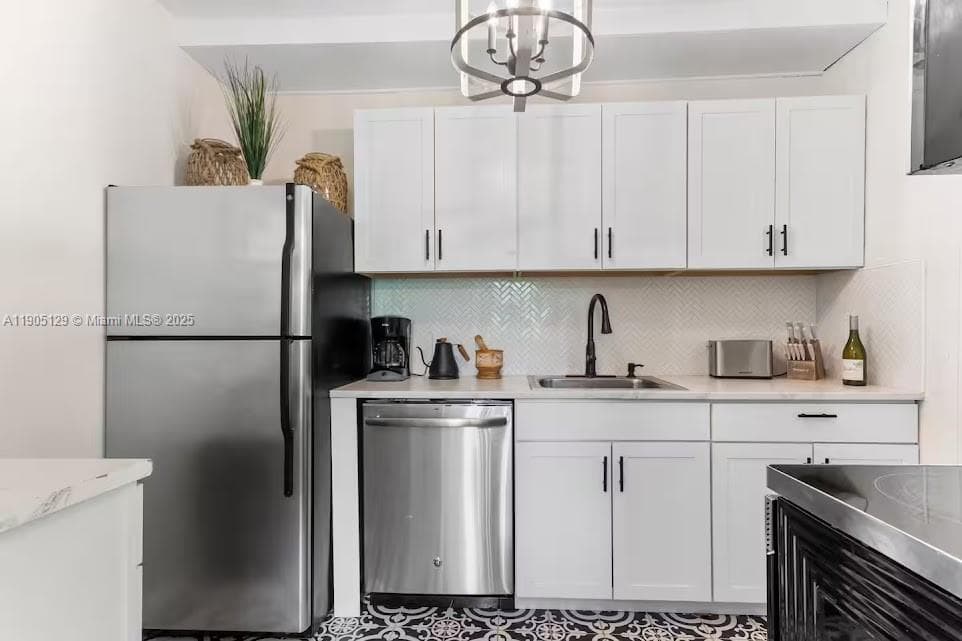 402 NW 102nd St, Miami FL 33150 — 14