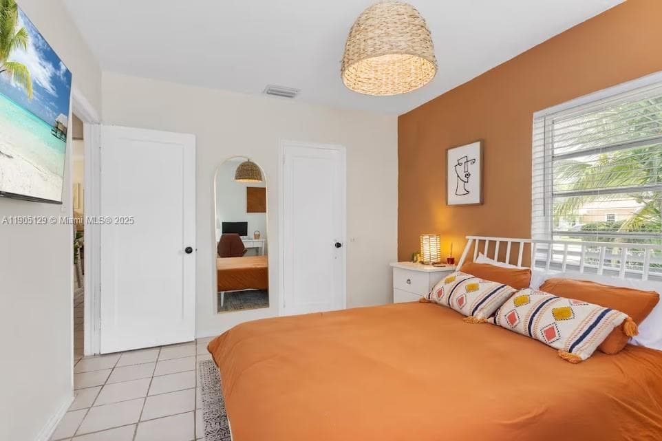 402 NW 102nd St, Miami FL 33150 — 18