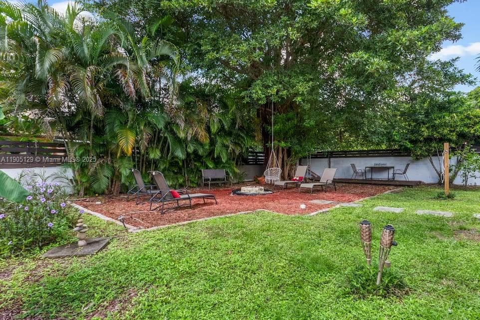 402 NW 102nd St, Miami FL 33150 — 8