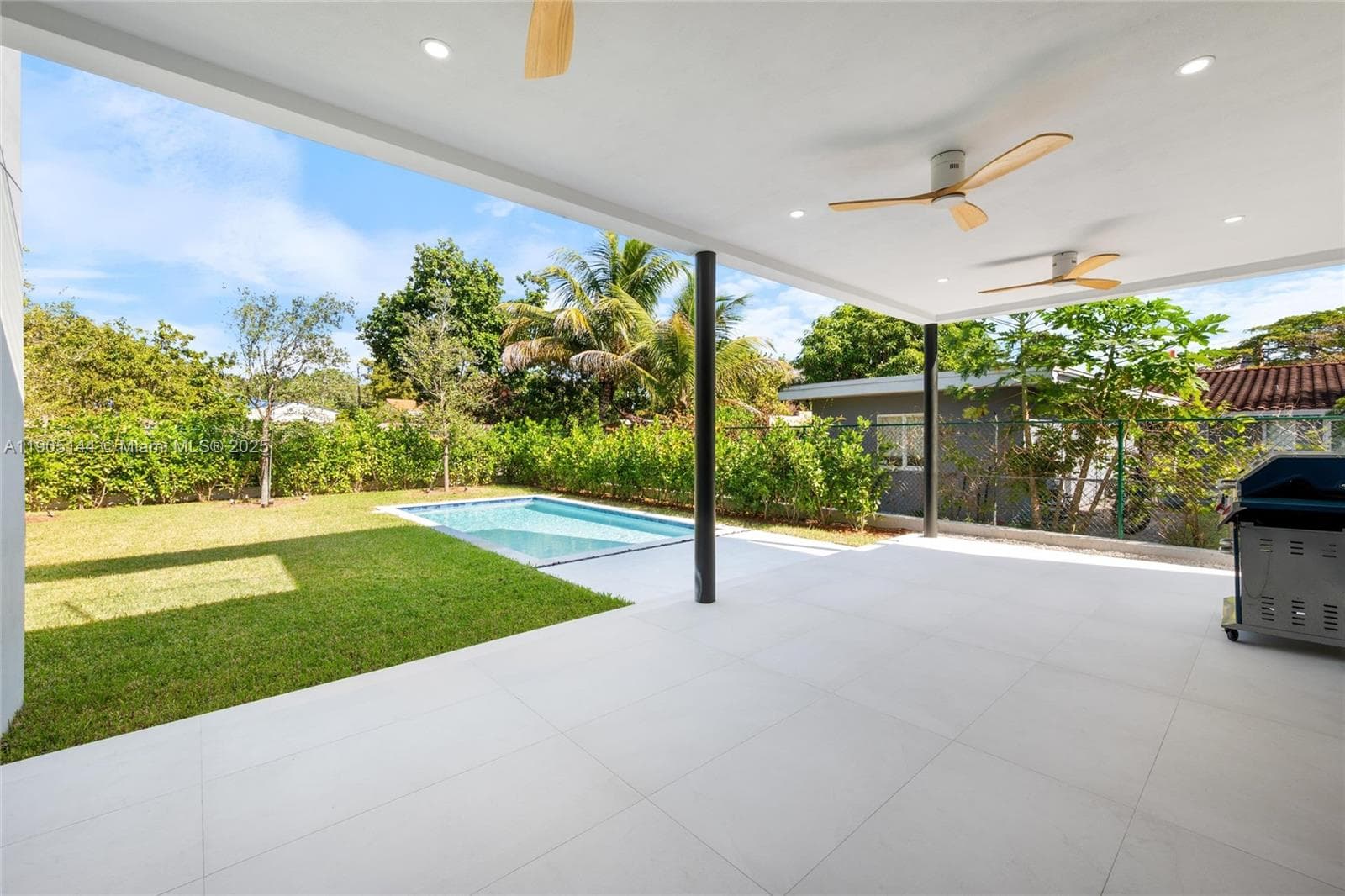 2127 SW 11th Ter, Miami FL 33135 — 27