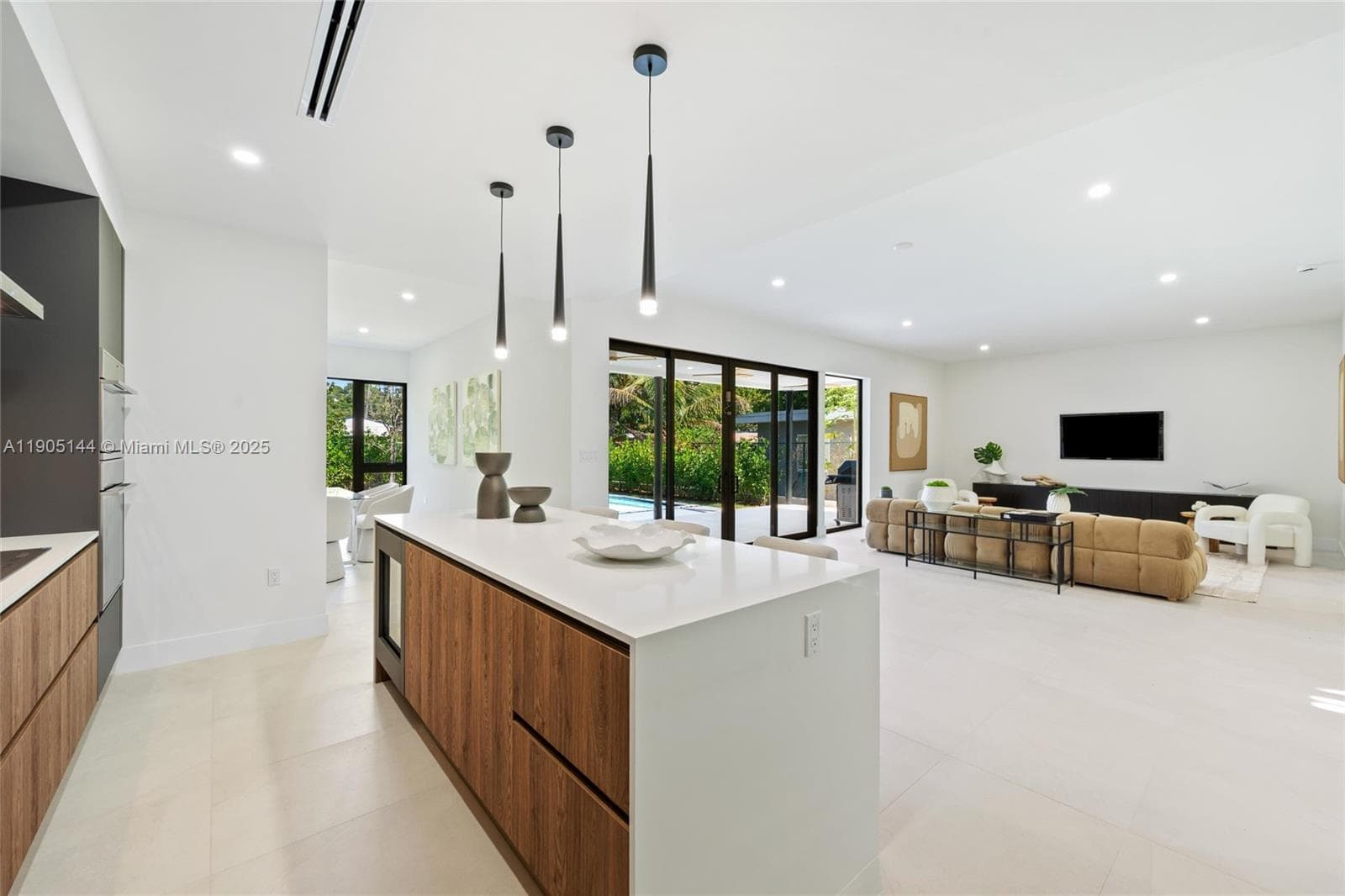 2127 SW 11th Ter, Miami FL 33135 — 7