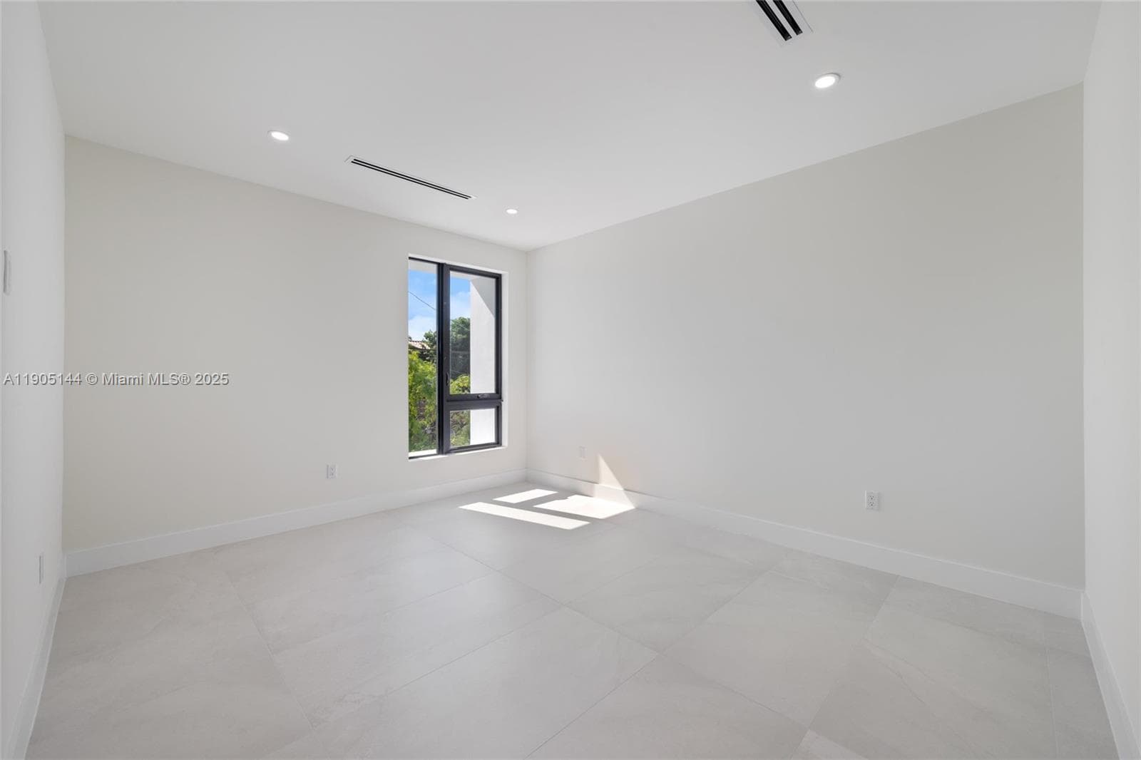 2127 SW 11th Ter, Miami FL 33135 — 24