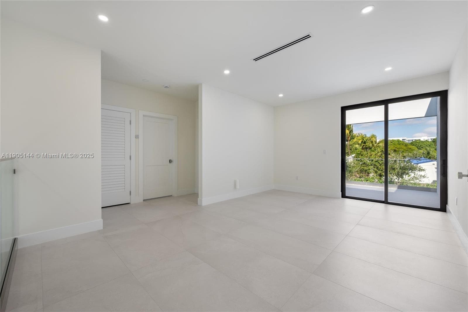 2127 SW 11th Ter, Miami FL 33135 — 19
