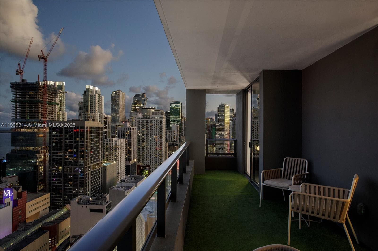 159 NE 6th St # 2816, Miami FL 33132 — 21