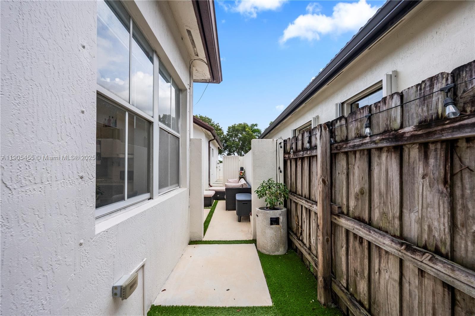 18000 NW 90th Pl, Hialeah FL 33018 — 32