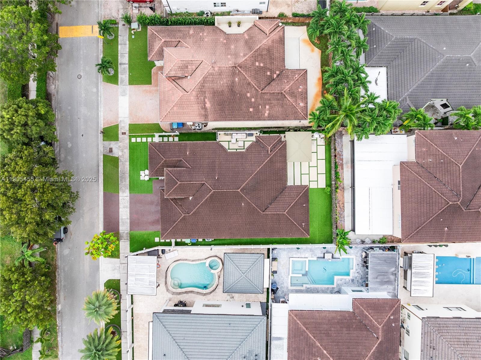 18000 NW 90th Pl, Hialeah FL 33018 — 41