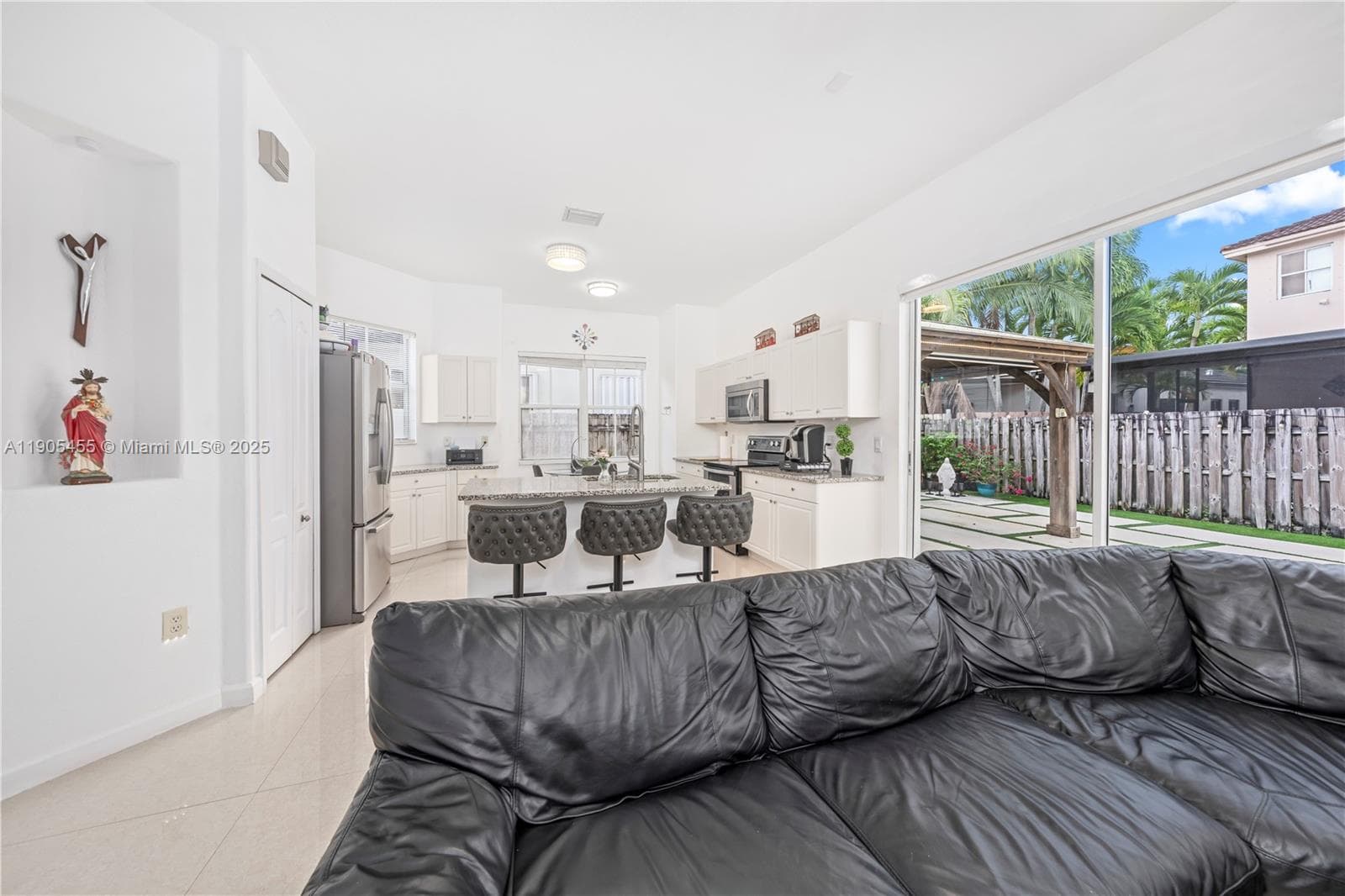18000 NW 90th Pl, Hialeah FL 33018 — 15