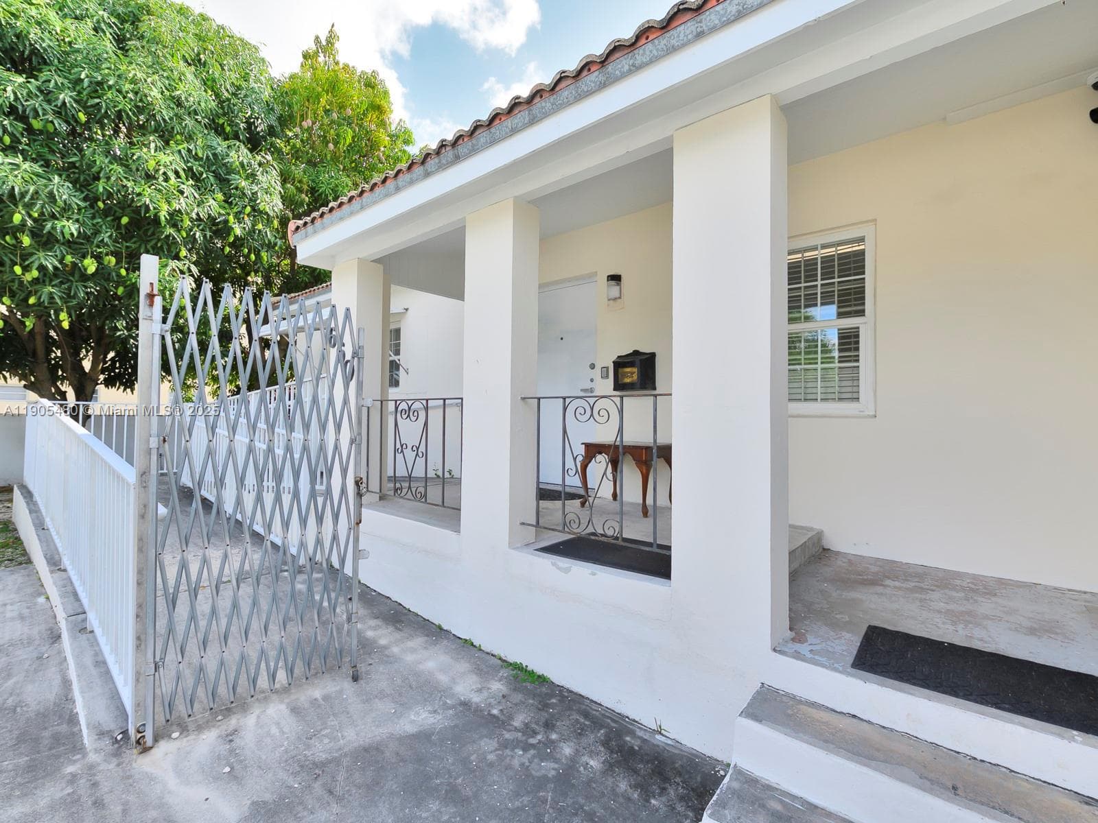660 Miller Dr, Miami Springs FL 33166 — 11