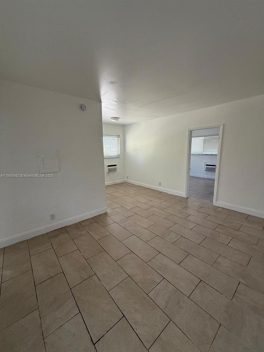 7155 Rue Notre Dame, Miami Beach FL 33141 — 46