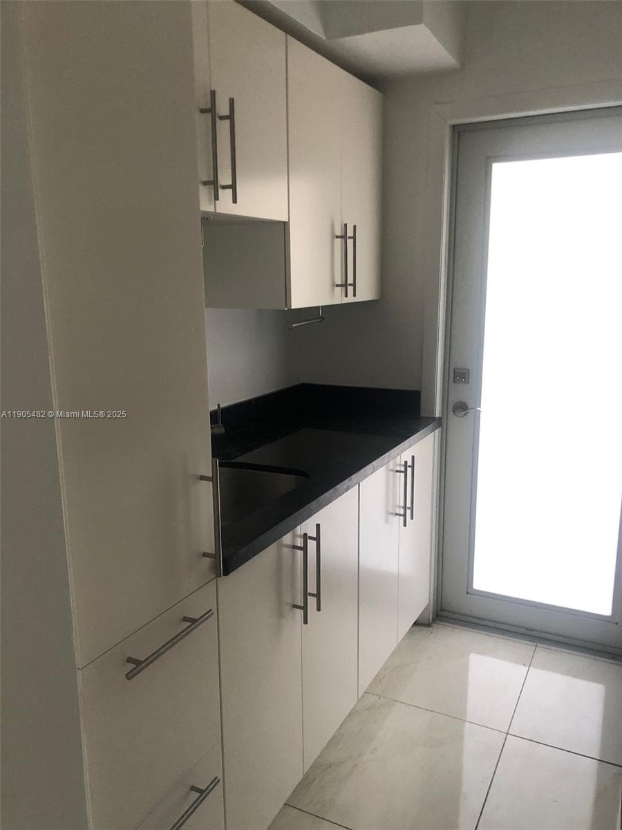 7155 Rue Notre Dame, Miami Beach FL 33141 — 22