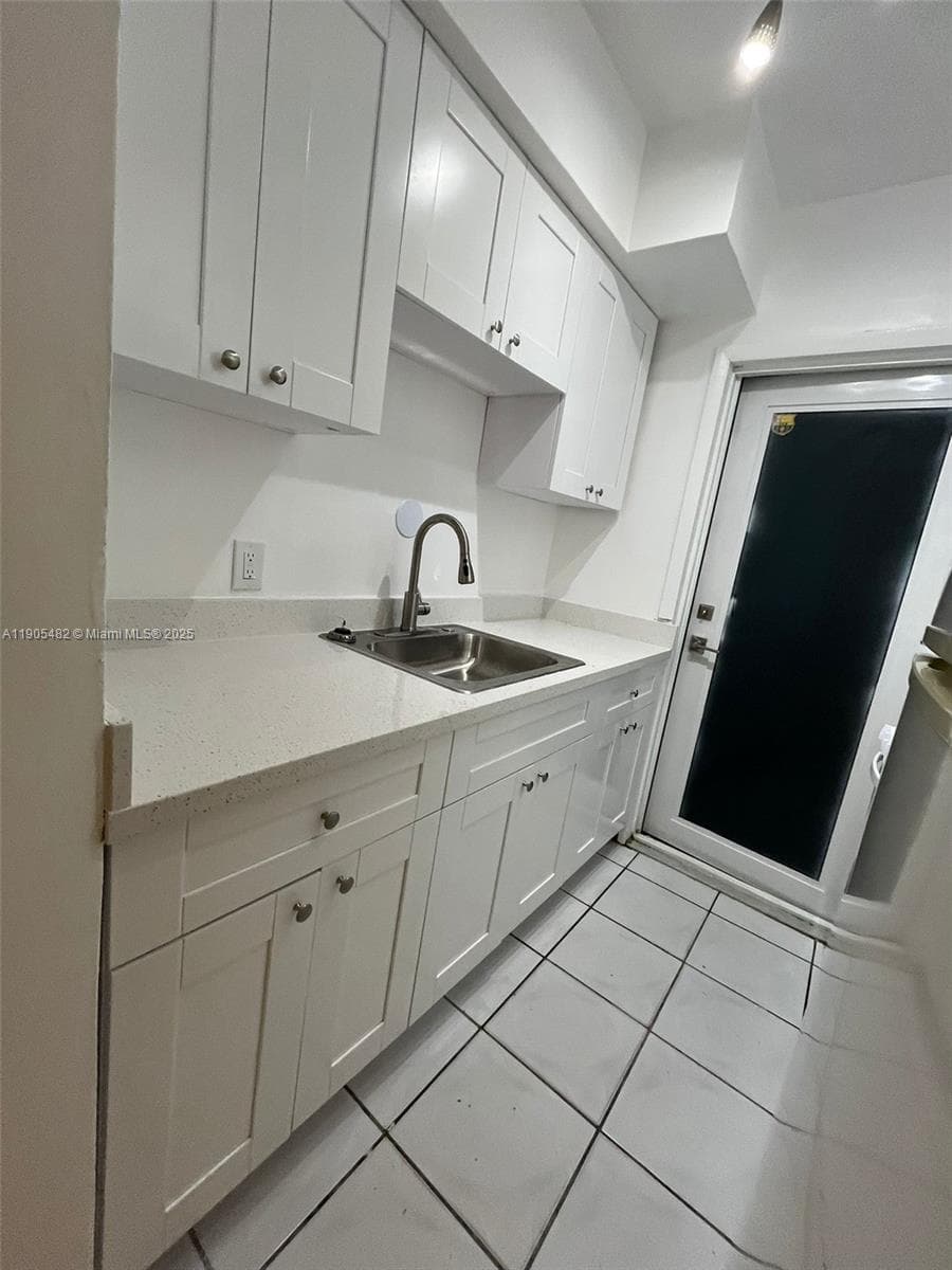 7155 Rue Notre Dame, Miami Beach FL 33141 — 36