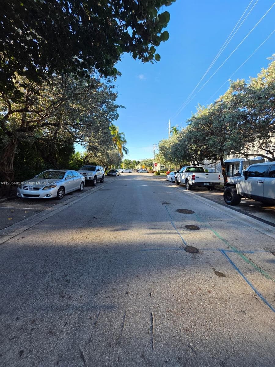 7155 Rue Notre Dame, Miami Beach FL 33141 — 9