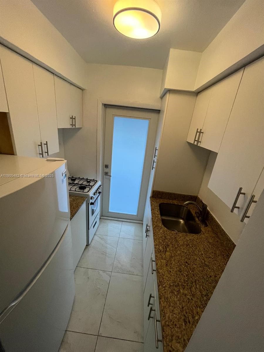7155 Rue Notre Dame, Miami Beach FL 33141 — 30