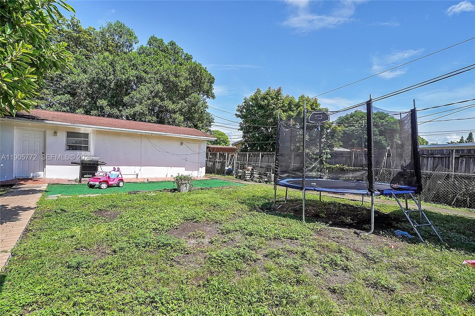 671 E 53rd St, Hialeah FL 33013 — 27