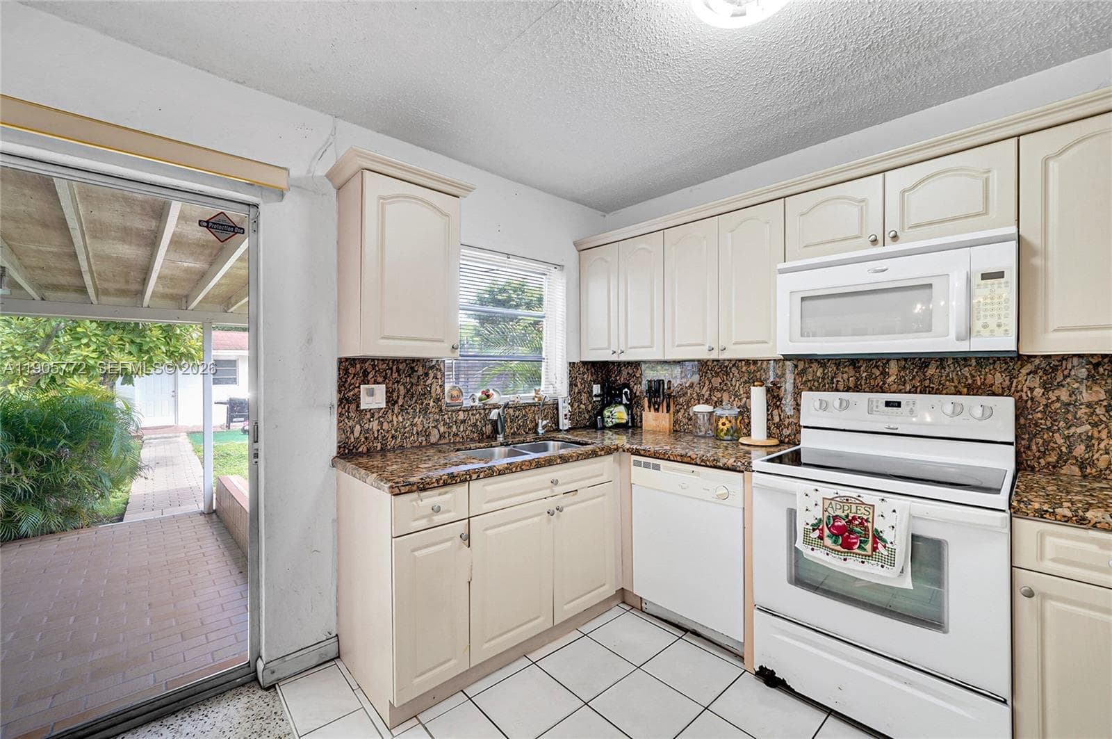 671 E 53rd St, Hialeah FL 33013 — 13
