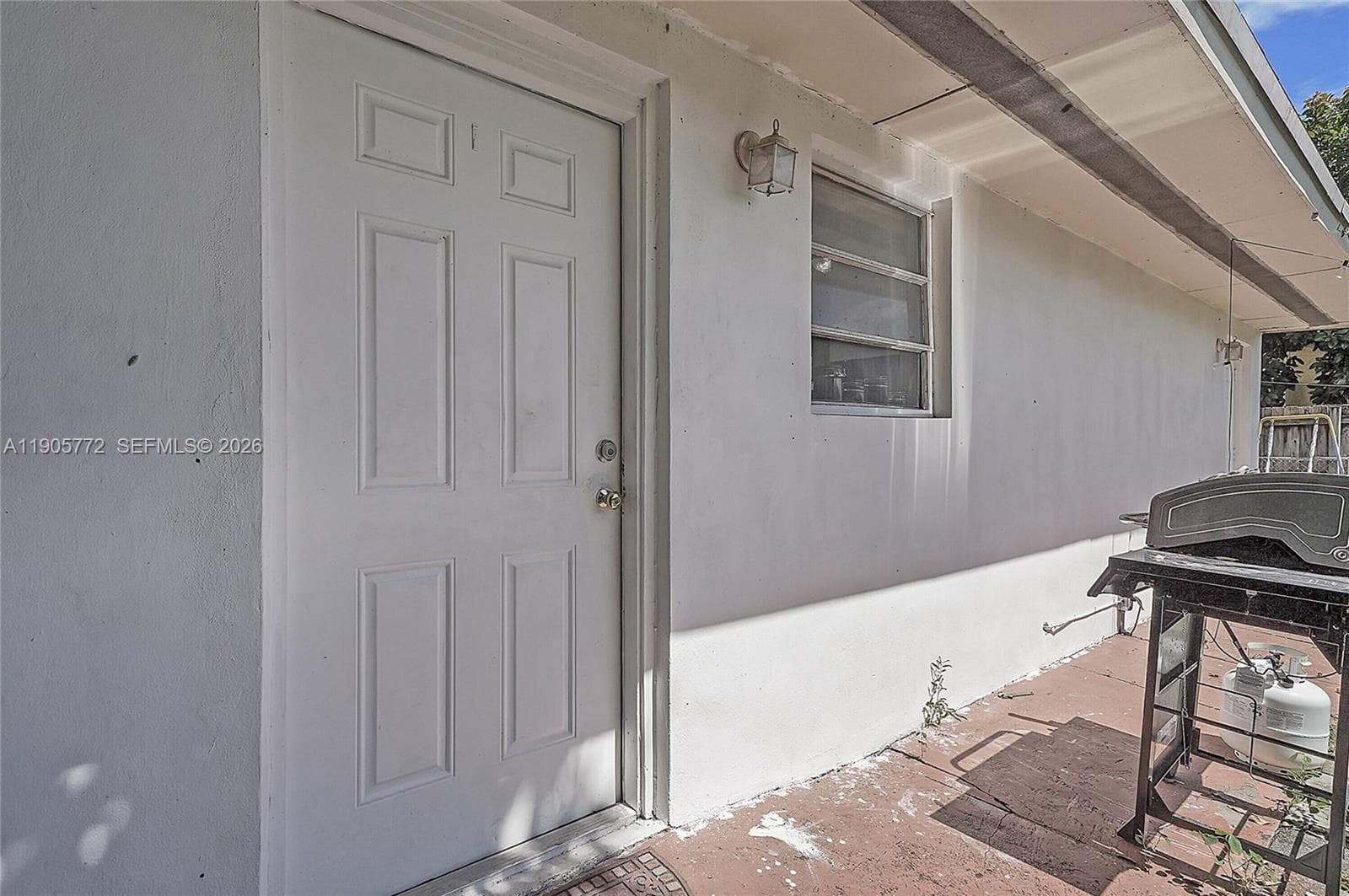 671 E 53rd St, Hialeah FL 33013 — 32