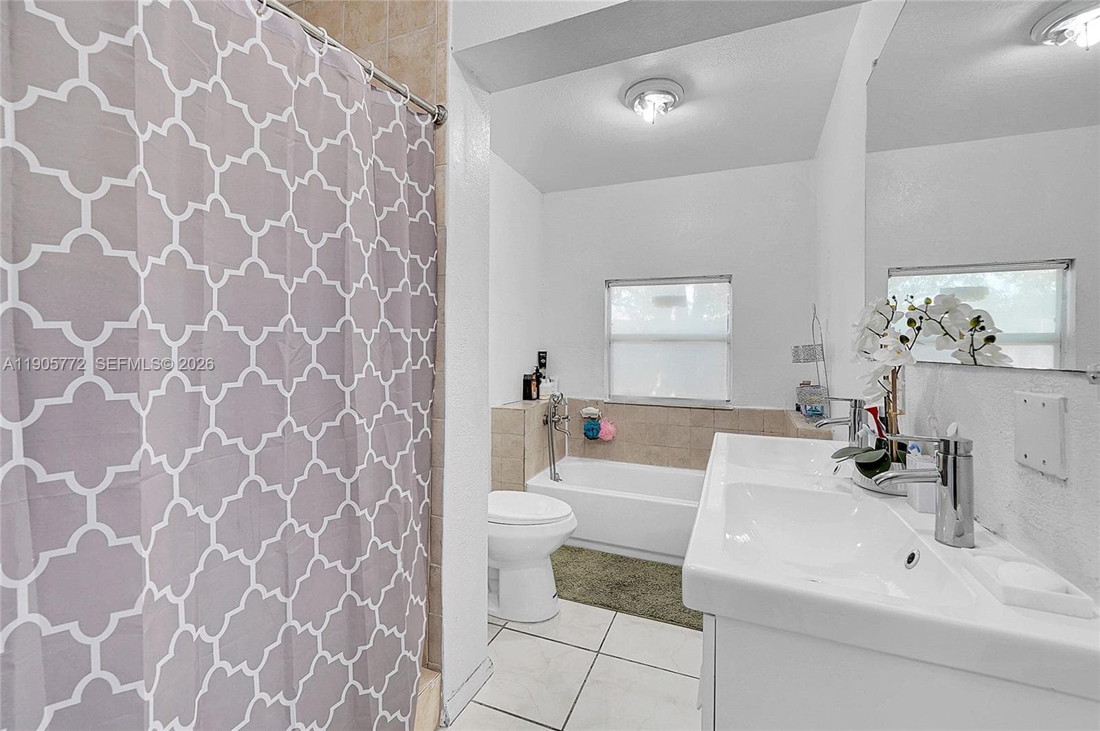 671 E 53rd St, Hialeah FL 33013 — 34