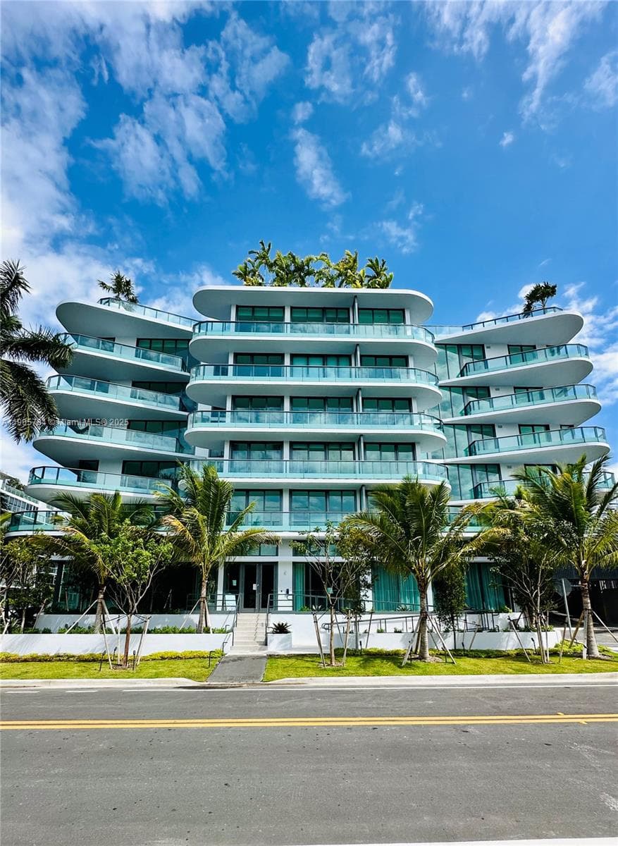 9901 Bay Harbor # 505, Bay Harbor Islands FL 33154 — 1