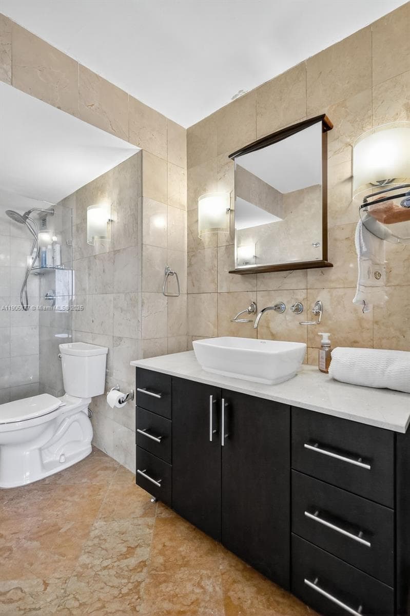7135 Collins Ave # 705, Miami Beach FL 33141 — 30