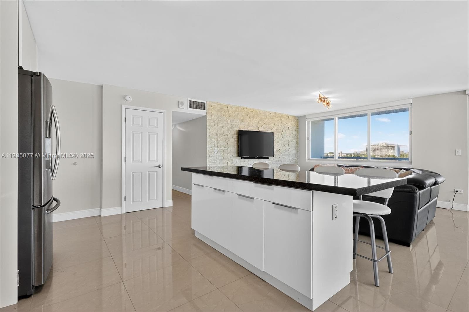 7135 Collins Ave # 705, Miami Beach FL 33141 — 10