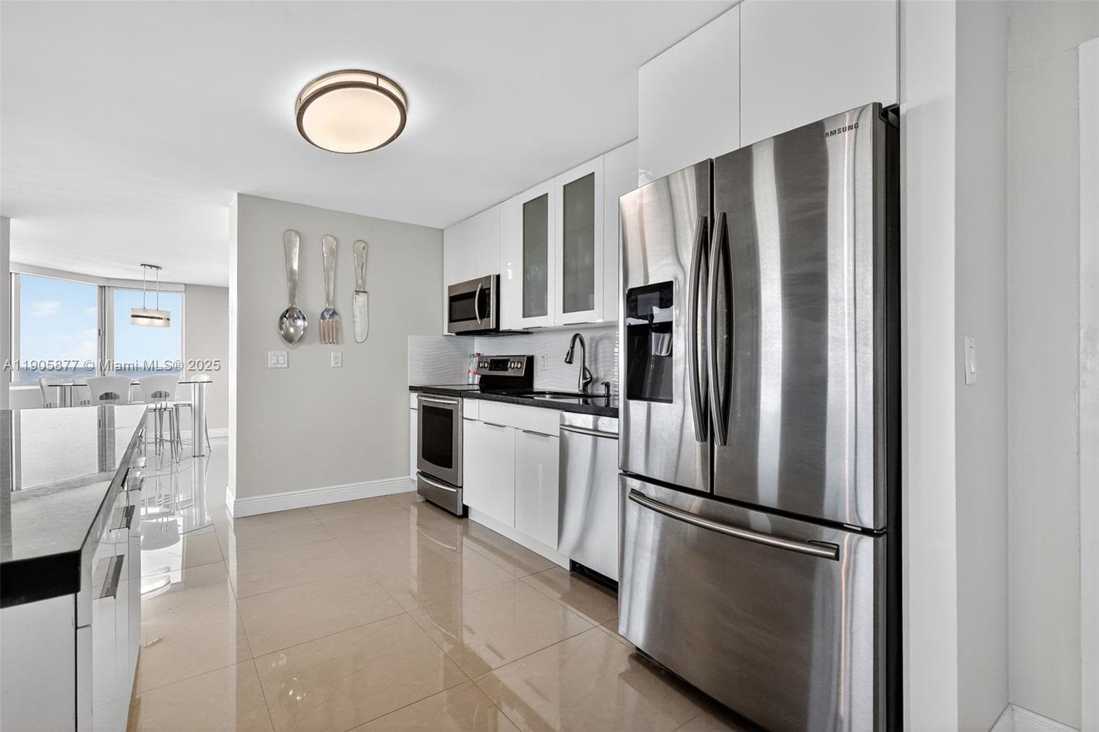 7135 Collins Ave # 705, Miami Beach FL 33141 — 8