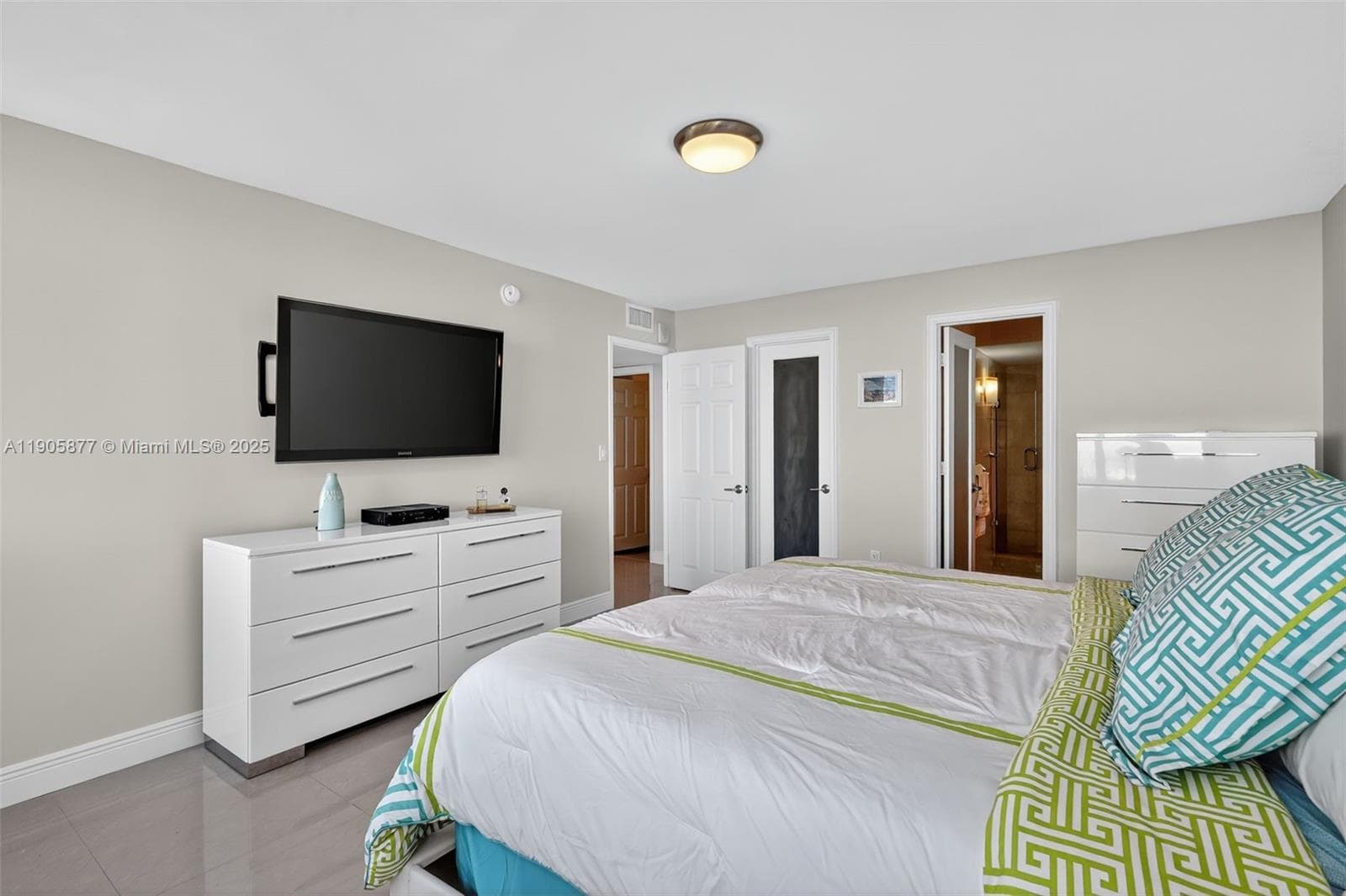 7135 Collins Ave # 705, Miami Beach FL 33141 — 25