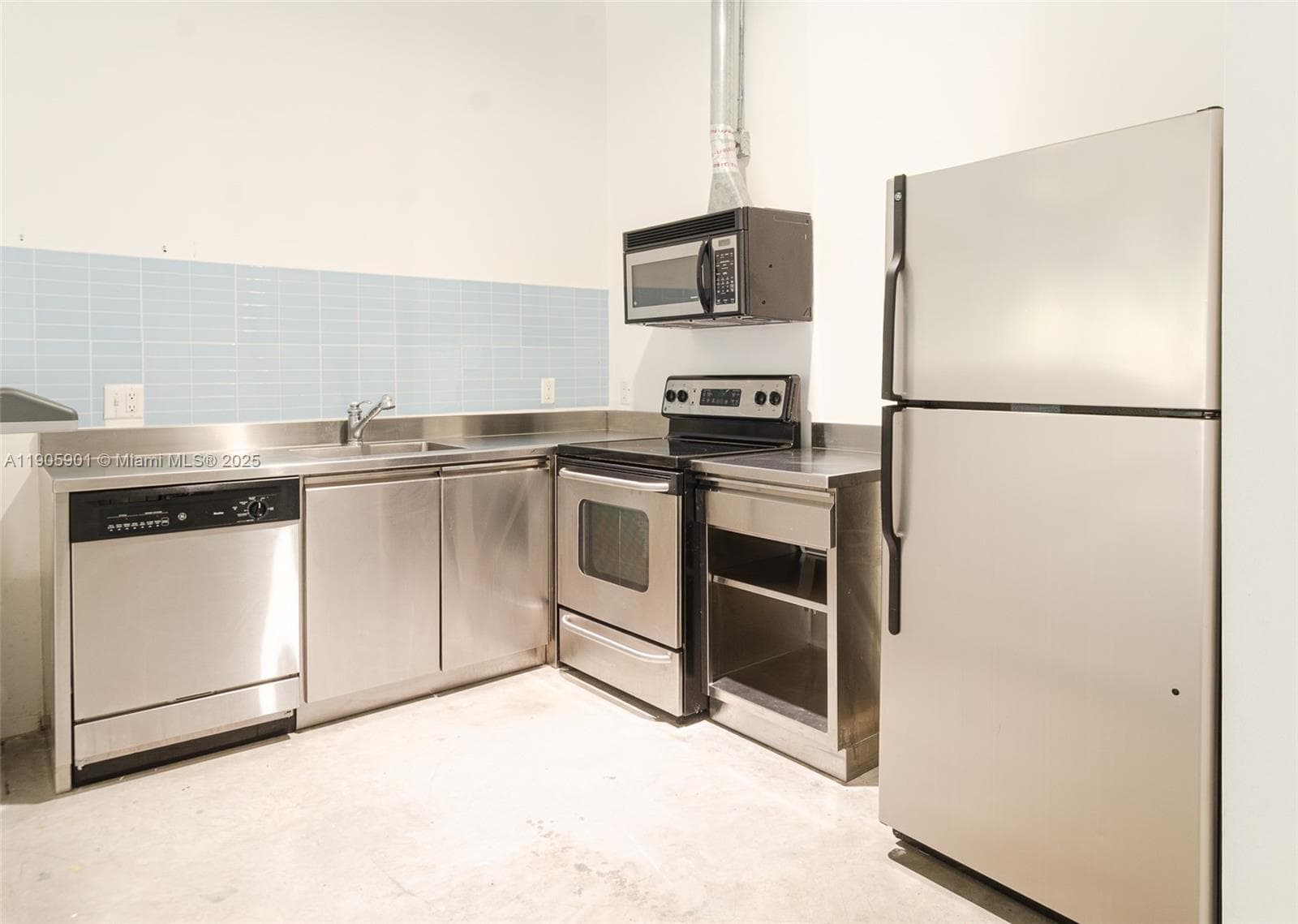 250 NW 23rd # 202, Miami FL 33127 — 4