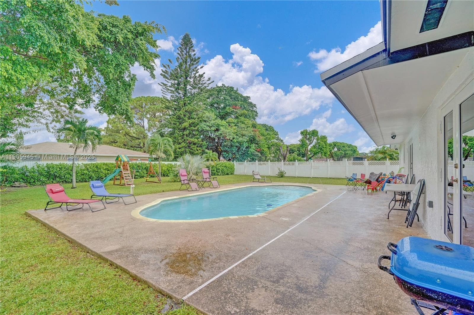 17000 NW 18th Ave, Miami Gardens FL 33056 — 24