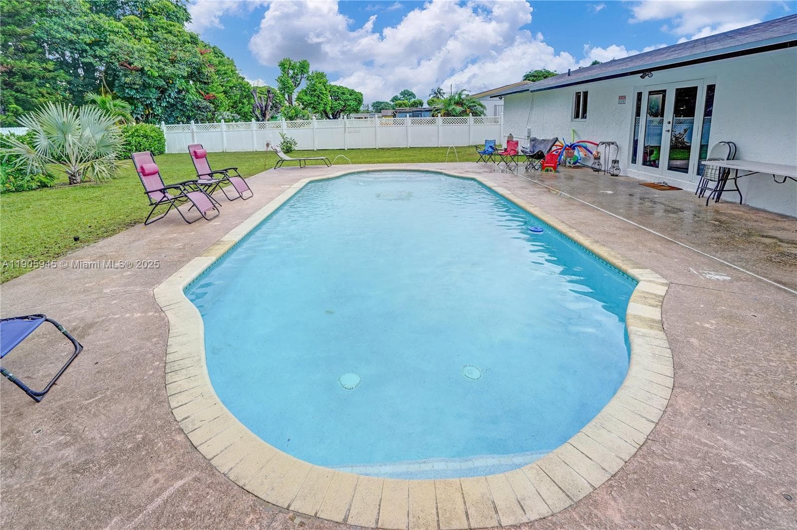 17000 NW 18th Ave, Miami Gardens FL 33056 — 25