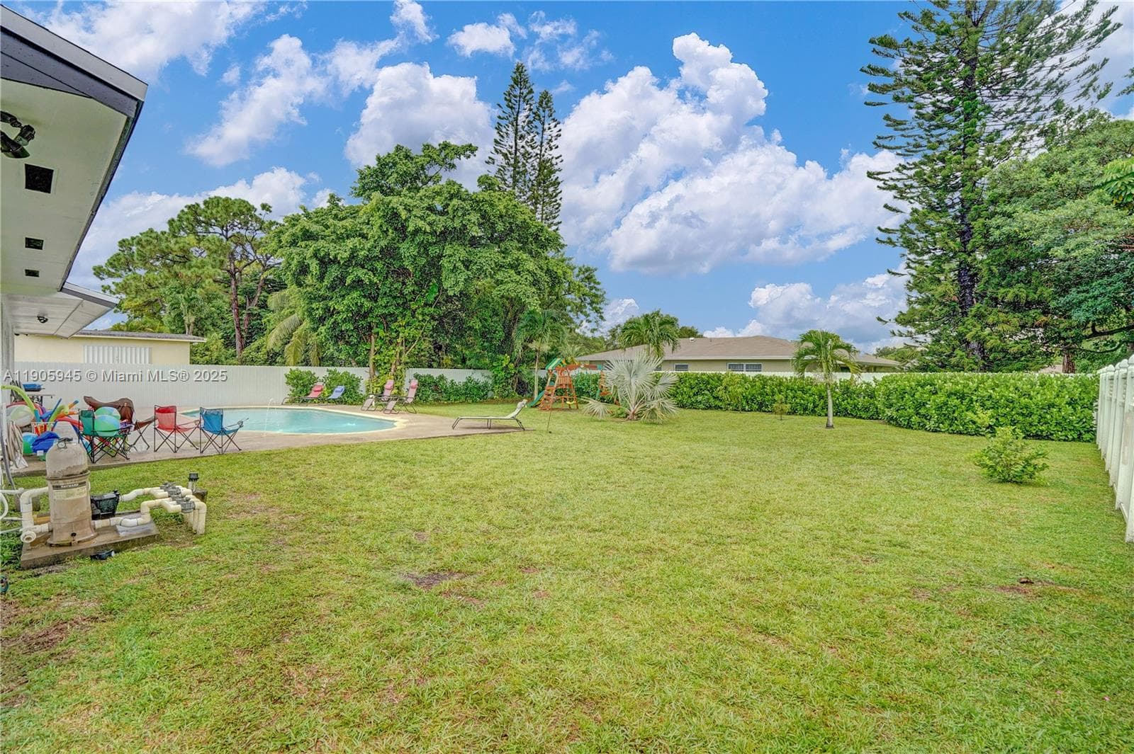 17000 NW 18th Ave, Miami Gardens FL 33056 — 21