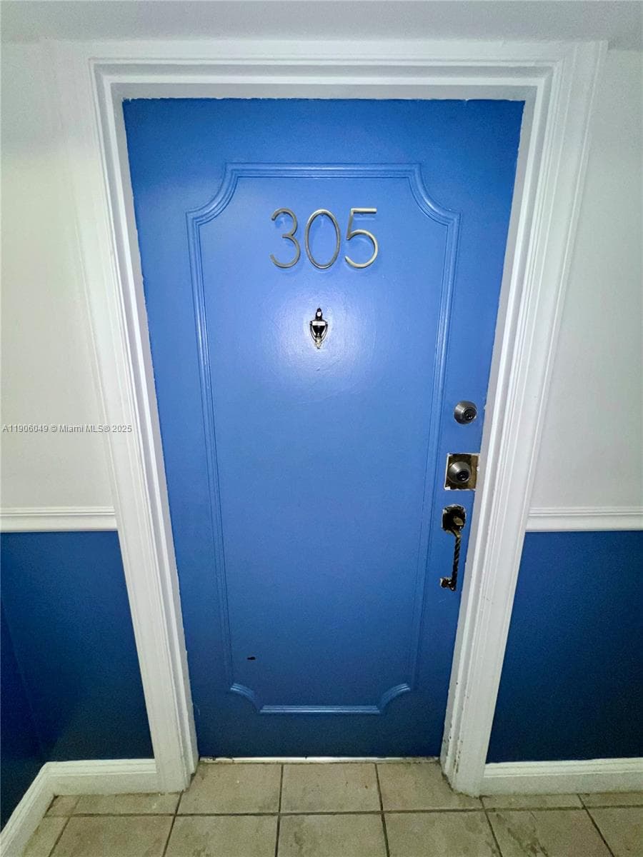 12290 NE 11th Ct # 305, North Miami FL 33161 — 2