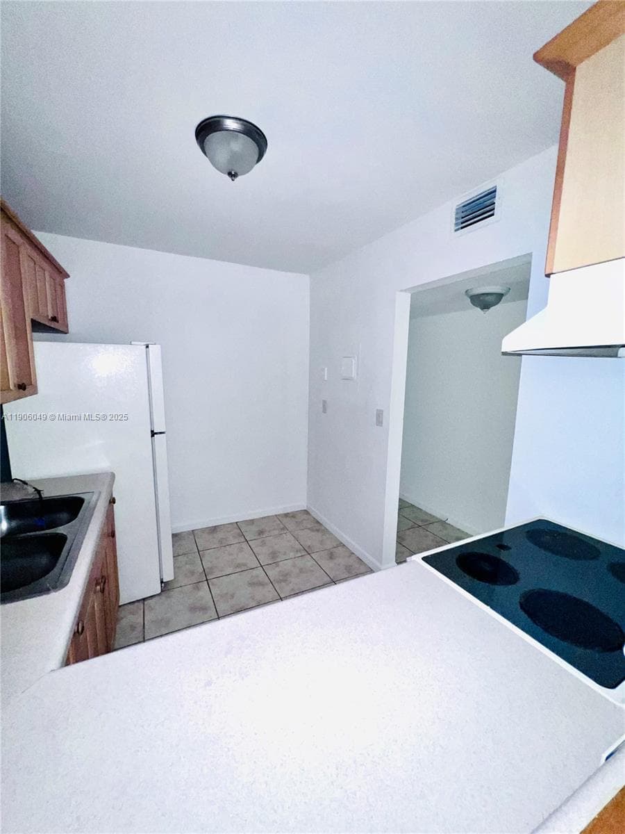 12290 NE 11th Ct # 305, North Miami FL 33161 — 7