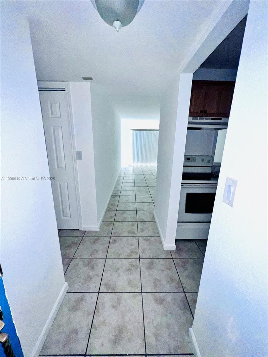 12290 NE 11th Ct # 305, North Miami FL 33161 — 3