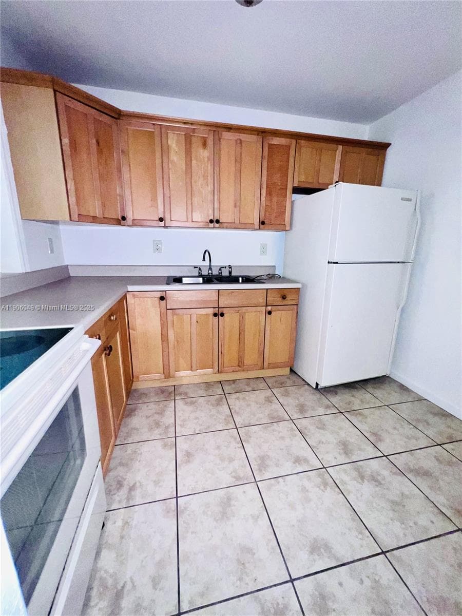 12290 NE 11th Ct # 305, North Miami FL 33161 — 5