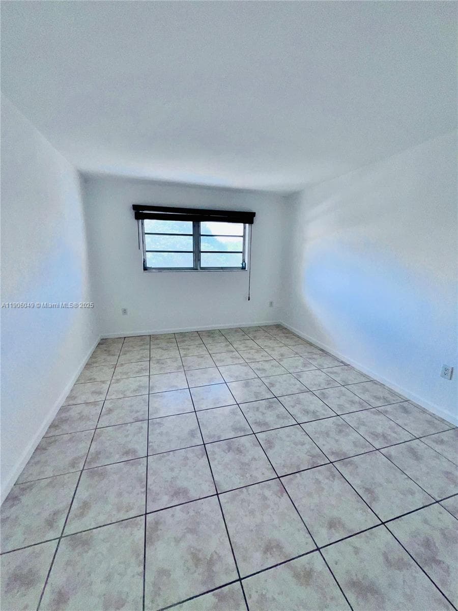 12290 NE 11th Ct # 305, North Miami FL 33161 — 14