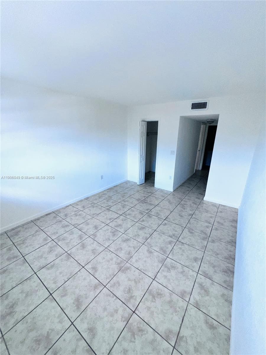 12290 NE 11th Ct # 305, North Miami FL 33161 — 15