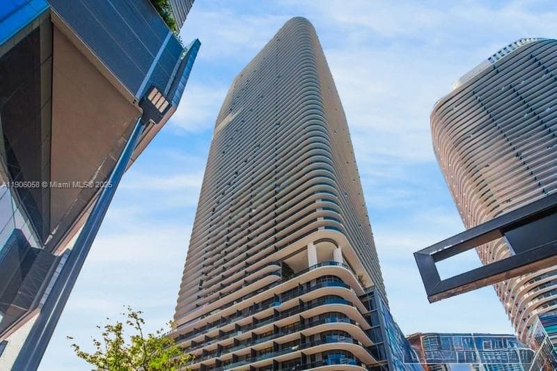 801 S Miami Ave # 4309, Miami FL 33130 — 34
